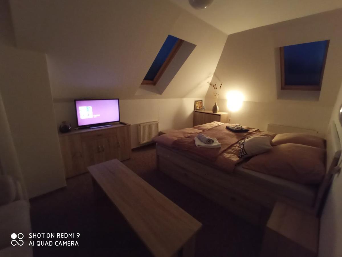 Apartman Violeta ฮาร์ราคอฟ ภายนอก รูปภาพ